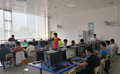 東莞電視臺到瀟灑模具采訪