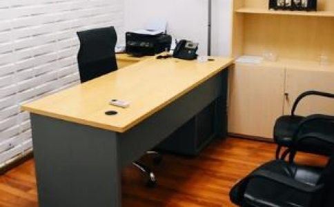 詳細講解馬云的創業歷程,從白手起家到身價過億