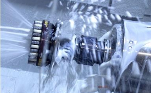 研磨精加工工具會不會將大量砂粒釋放到機器的冷卻液中？